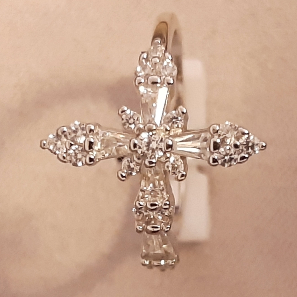 Sterling Silver Cross Ring Sz 7 24CZ Stones!! NIB